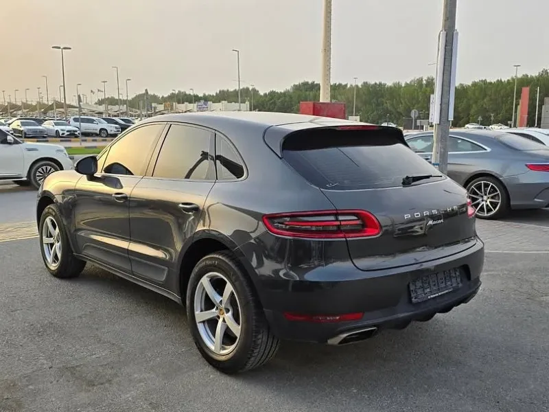 2017 بورش ماكان in Dubai