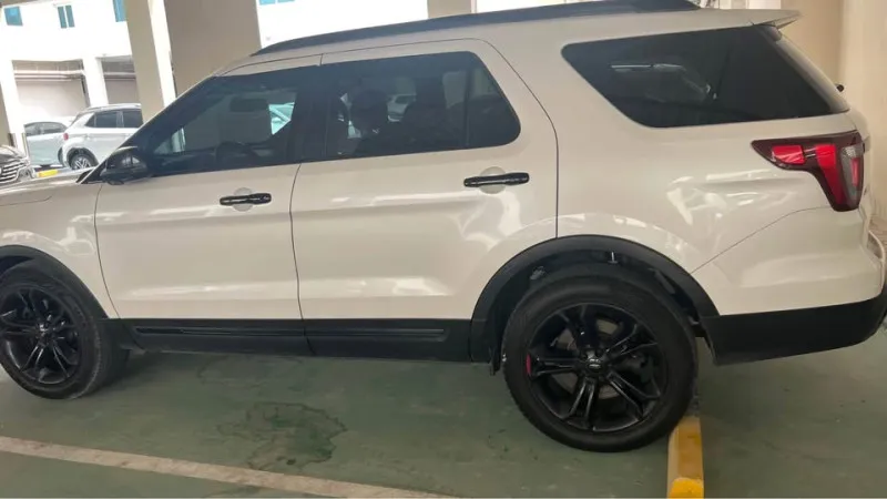 2016 Ford Explorer in Dubai