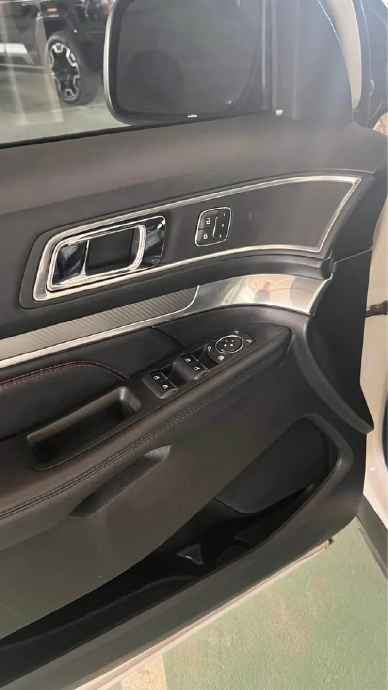 2016 Ford Explorer in Dubai