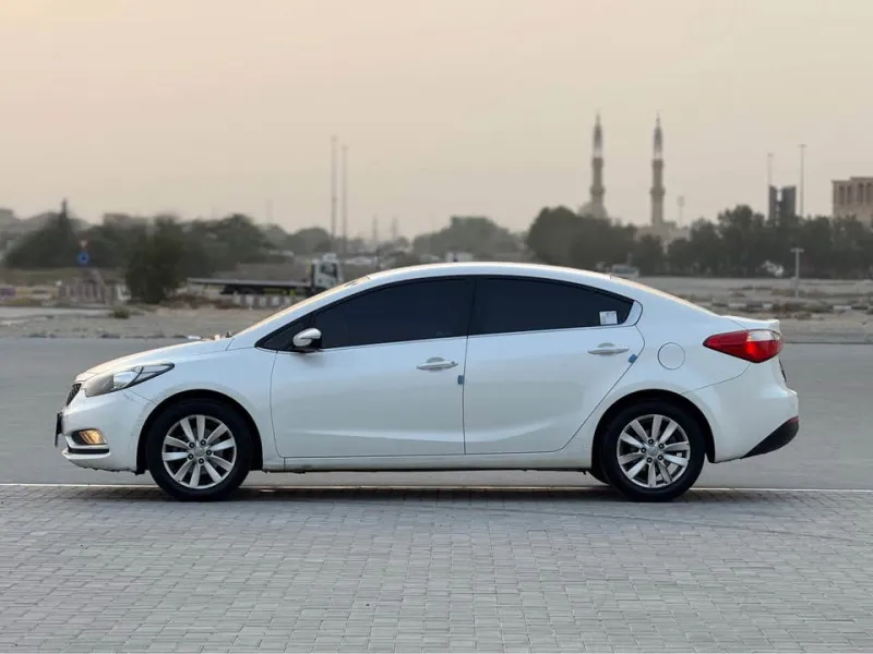 2013 كيا كي ٣ in Dubai