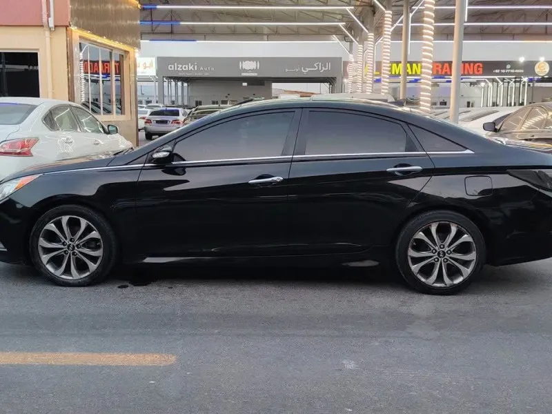 2014 هيونداي سوناتا in Dubai