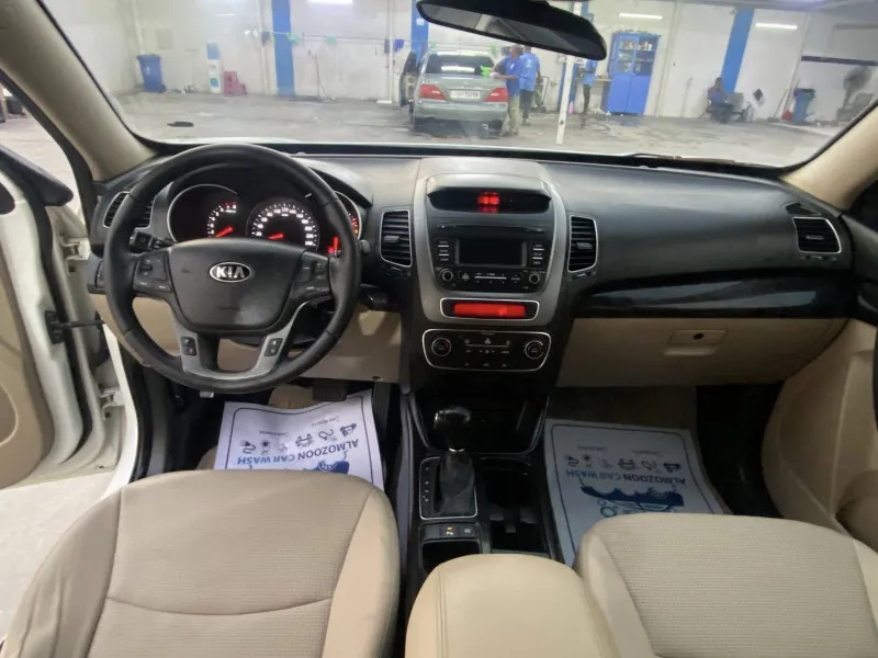 2015 Kia Sorento in Dubai