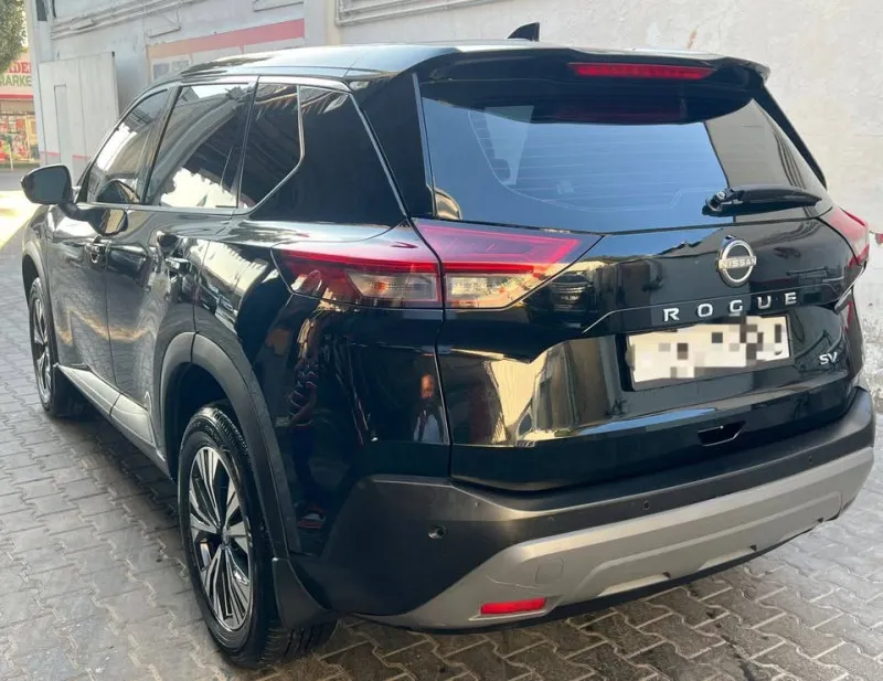 2021 نيسان روج in Dubai