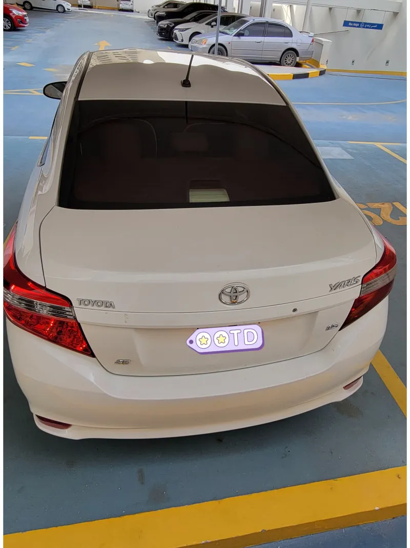 2016 تويوتا ياريس in Dubai