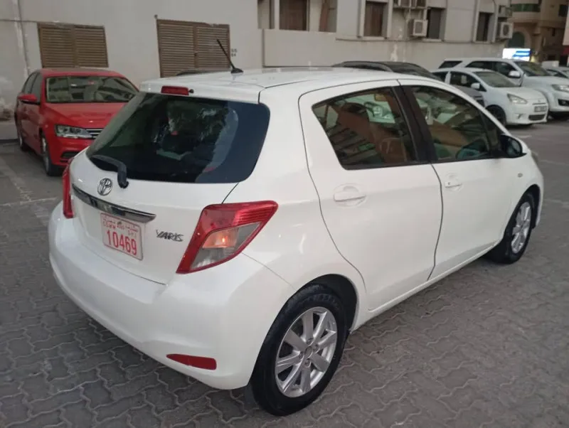 2015 تويوتا ياريس in Dubai