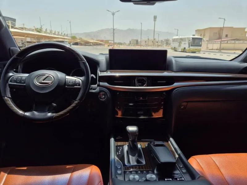 2020 Lexus LX 570 in Dubai
