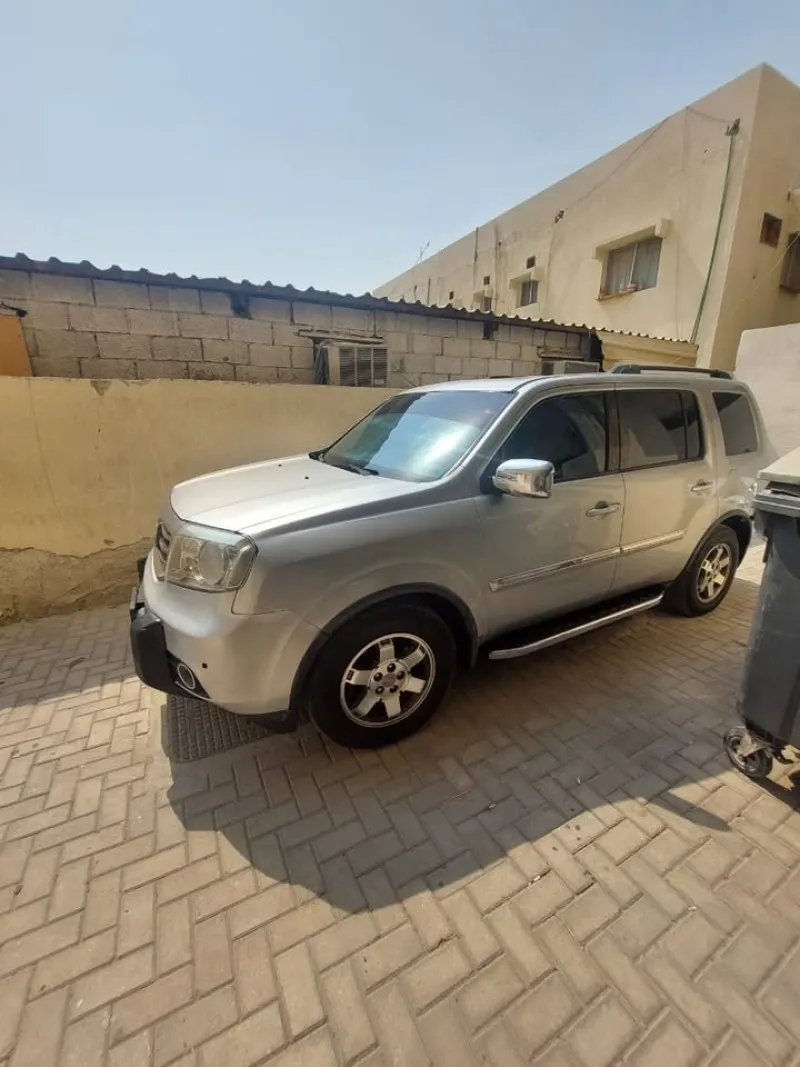 2012 هوندا بايلوت in Dubai