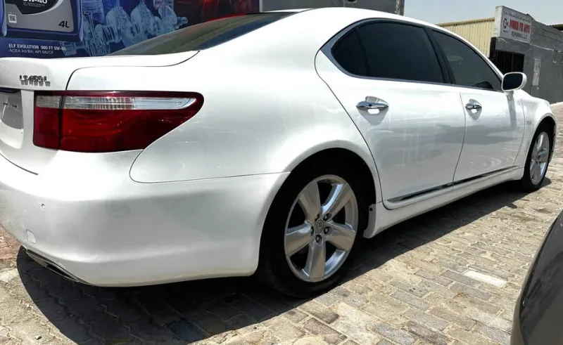 2009 لكزس آل آس ٤٦٠ in Dubai