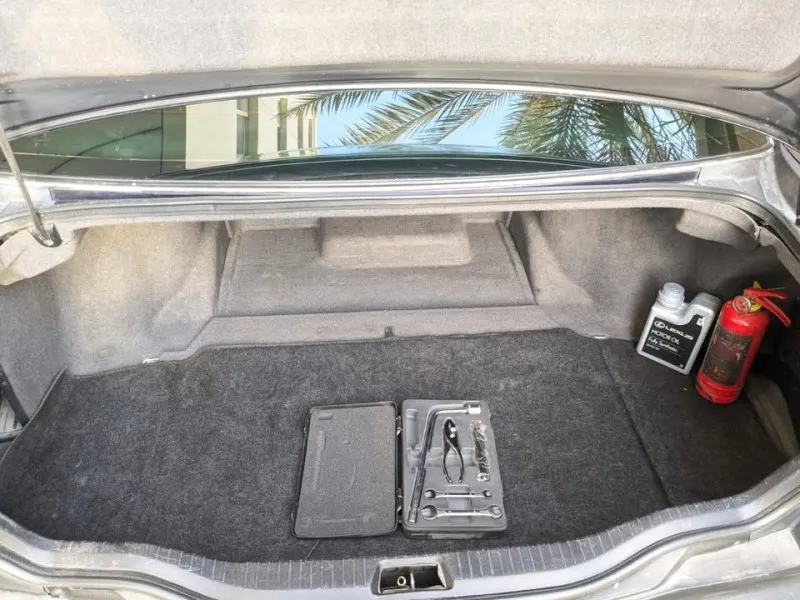 2001 لكزس آل آس ٤٣٠ in Dubai