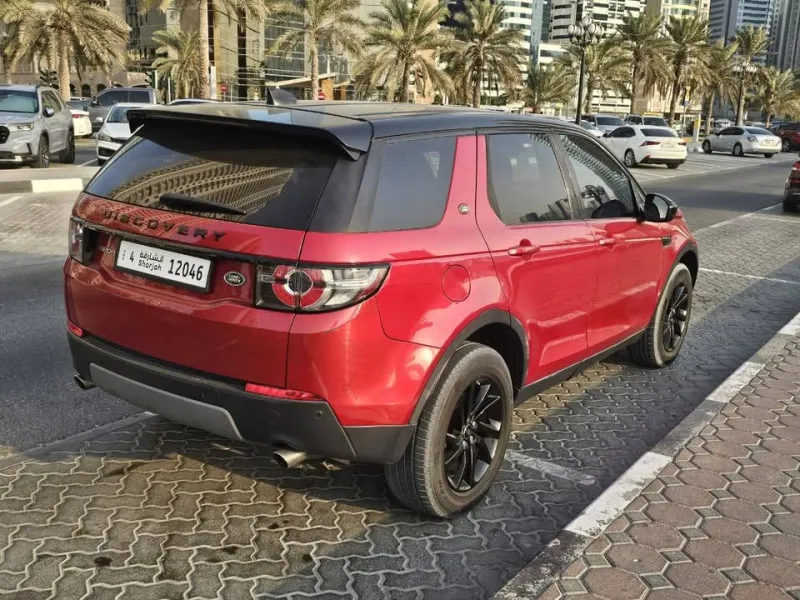2018 لاند روفر ديسكفري in Dubai