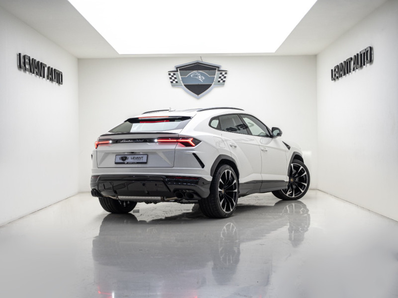2022 Lamborghini URUS