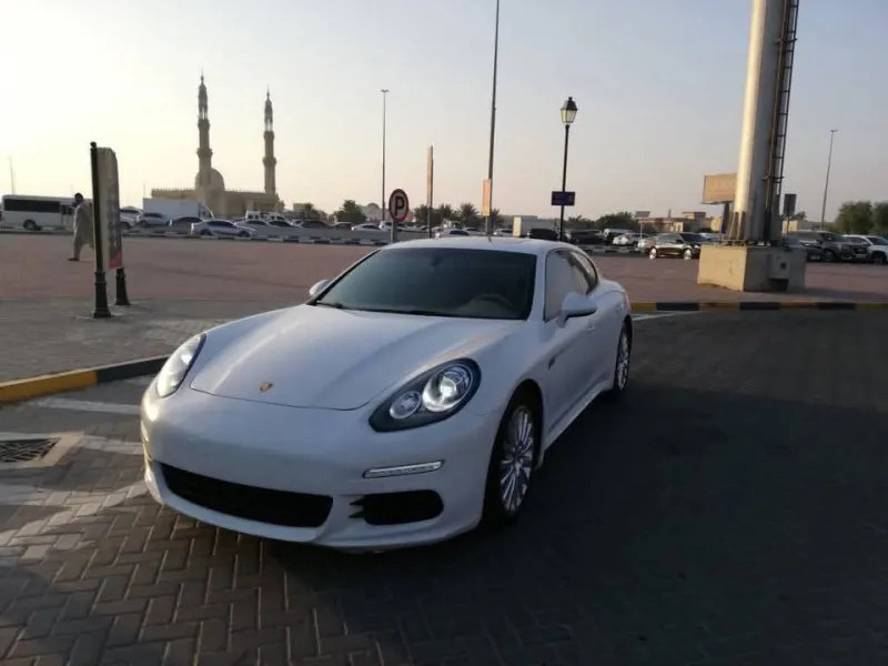 2015 Porsche Panamera in Dubai