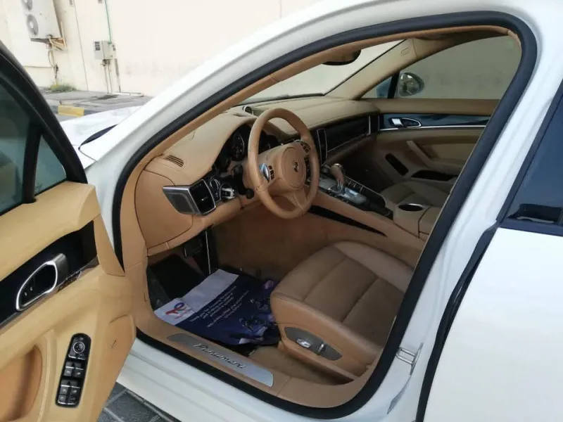 2015 Porsche Panamera in Dubai