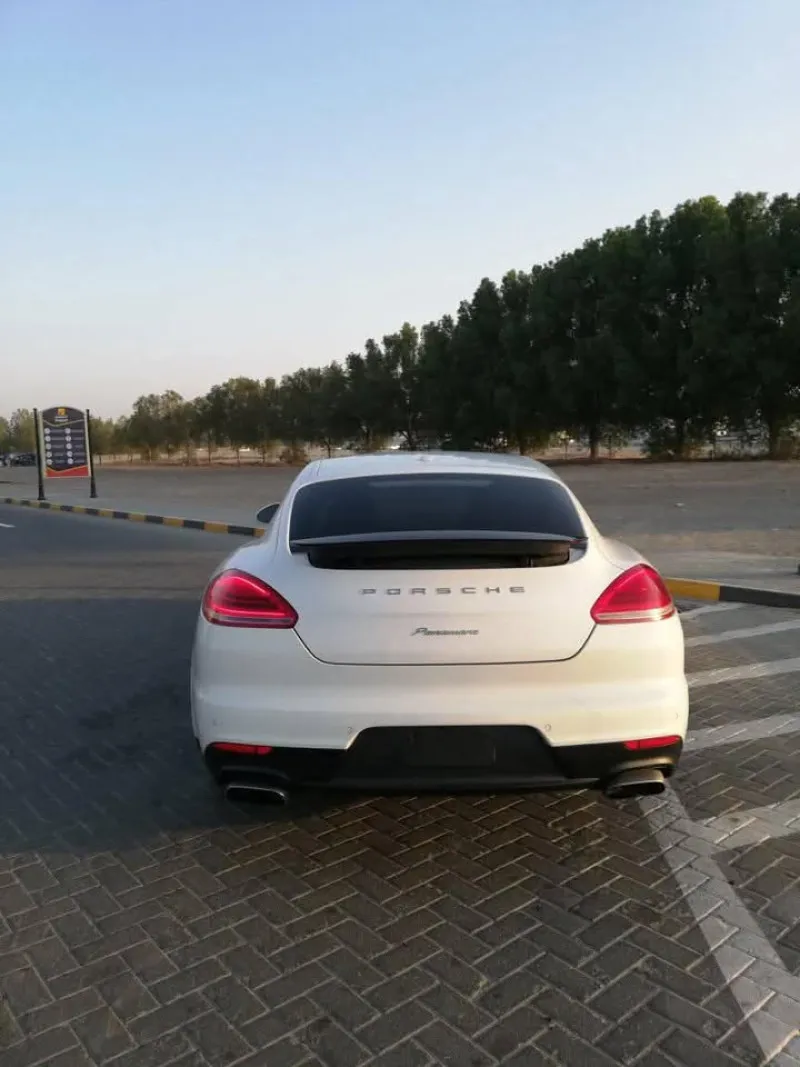 2015 Porsche Panamera in Dubai