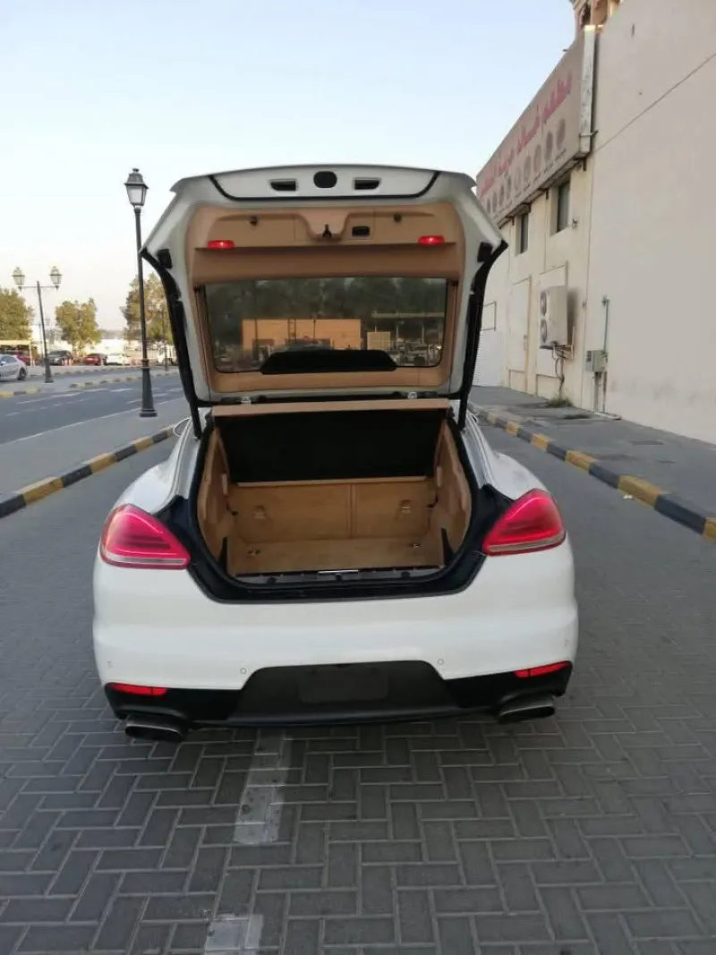 2015 Porsche Panamera in Dubai