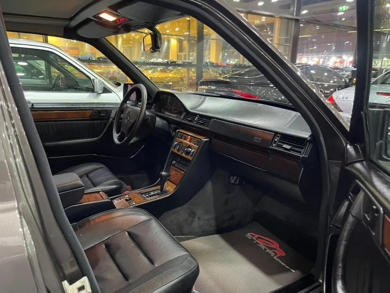 1992 Mercedes-Benz E-Class in Dubai