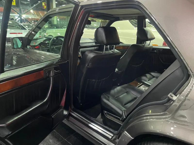 1992 Mercedes-Benz E-Class in Dubai