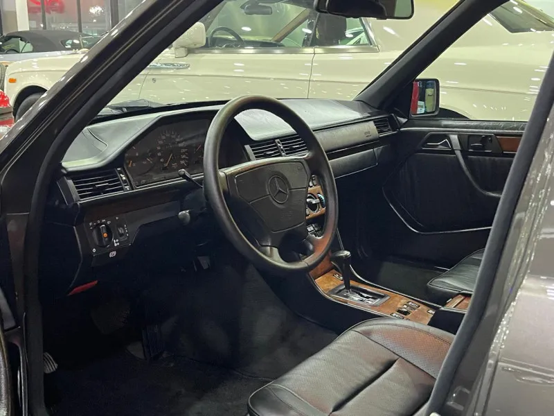 1992 Mercedes-Benz E-Class in Dubai