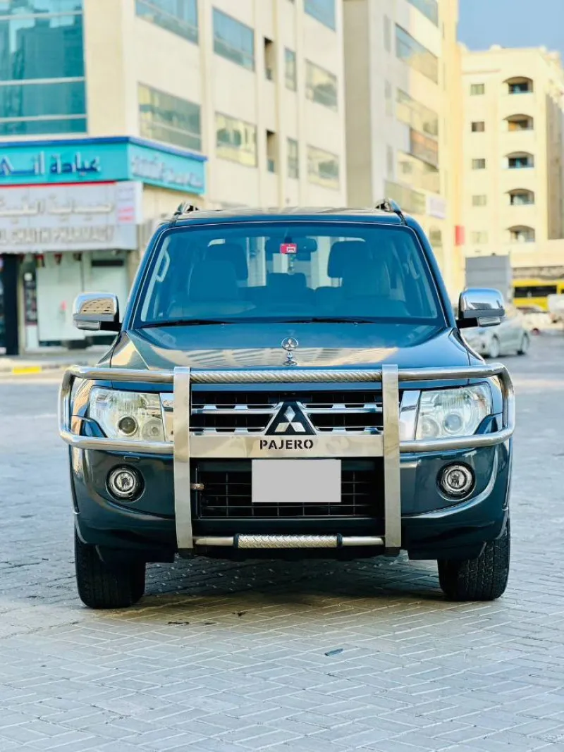 2013 Mitsubishi Pajero in Dubai