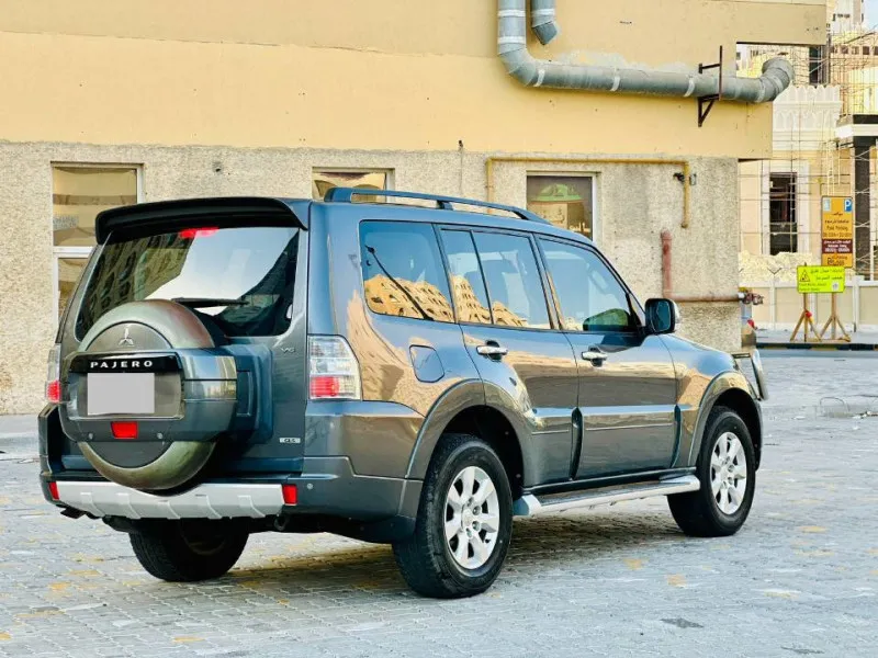 2013 Mitsubishi Pajero in Dubai