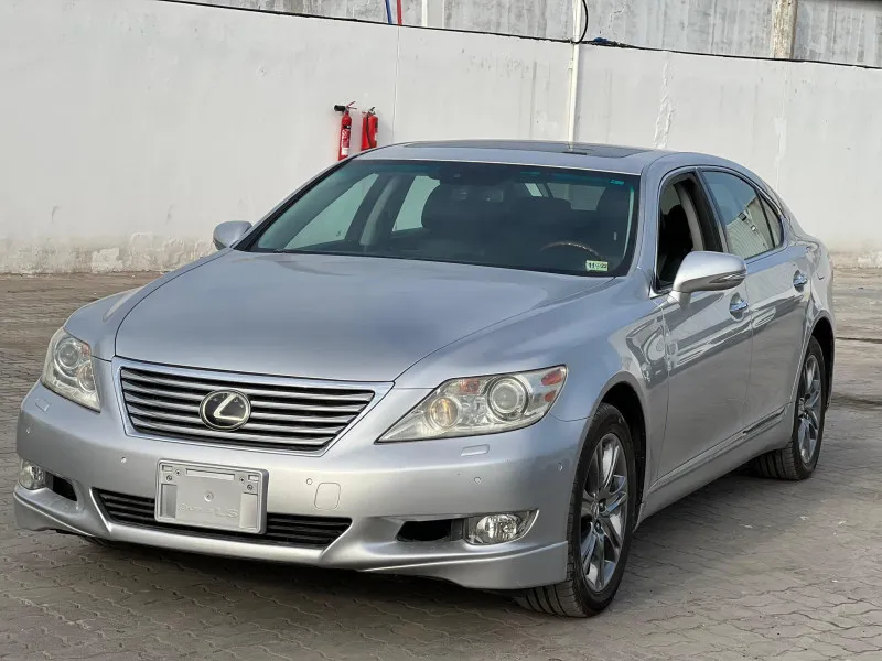 2010 لكزس ال اس in Dubai
