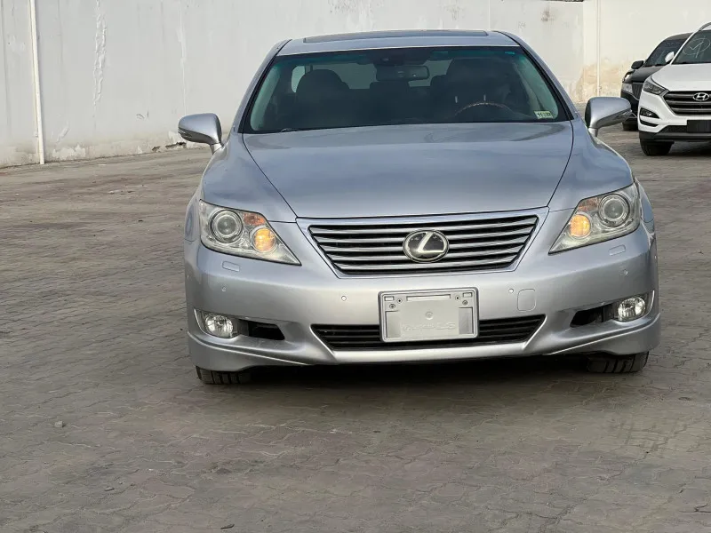 2010 لكزس ال اس in Dubai