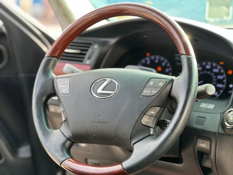 2010 لكزس ال اس in Dubai