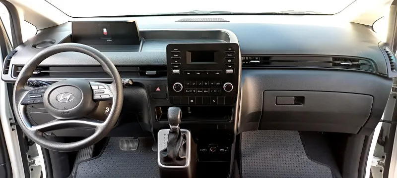 2022 Hyundai Staria in Dubai