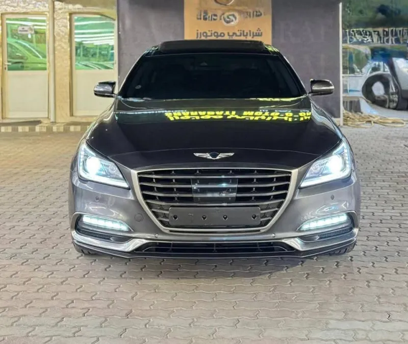 2017 جينيسس جي ٨٠ in Dubai