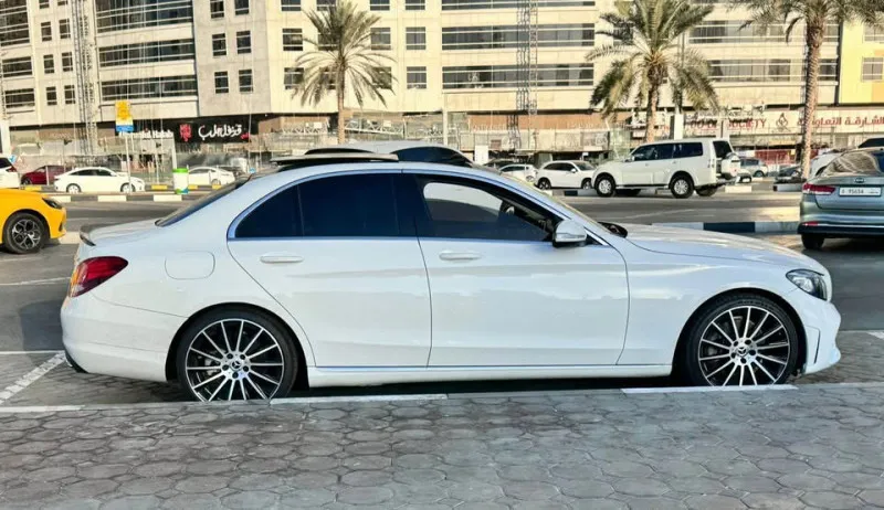 2015 مرسيدس-بنز آلفئة - C in Dubai