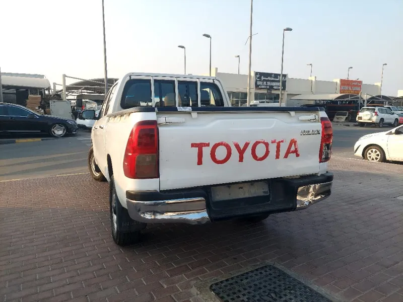 2017 Toyota Hilux in Dubai