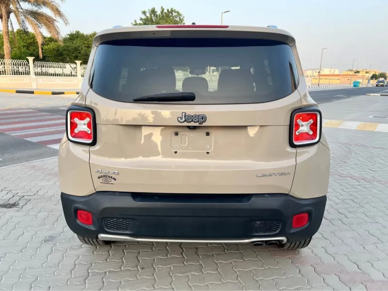 2016 جييب رينجيد in Dubai