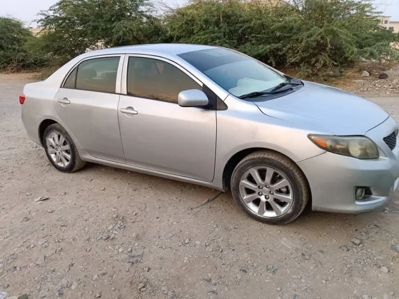 2010 تويوتا كورولا in Dubai