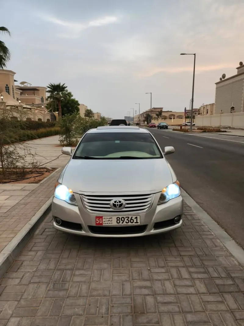 2010 Toyota Avalon in Dubai
