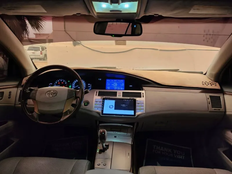 2010 Toyota Avalon in Dubai