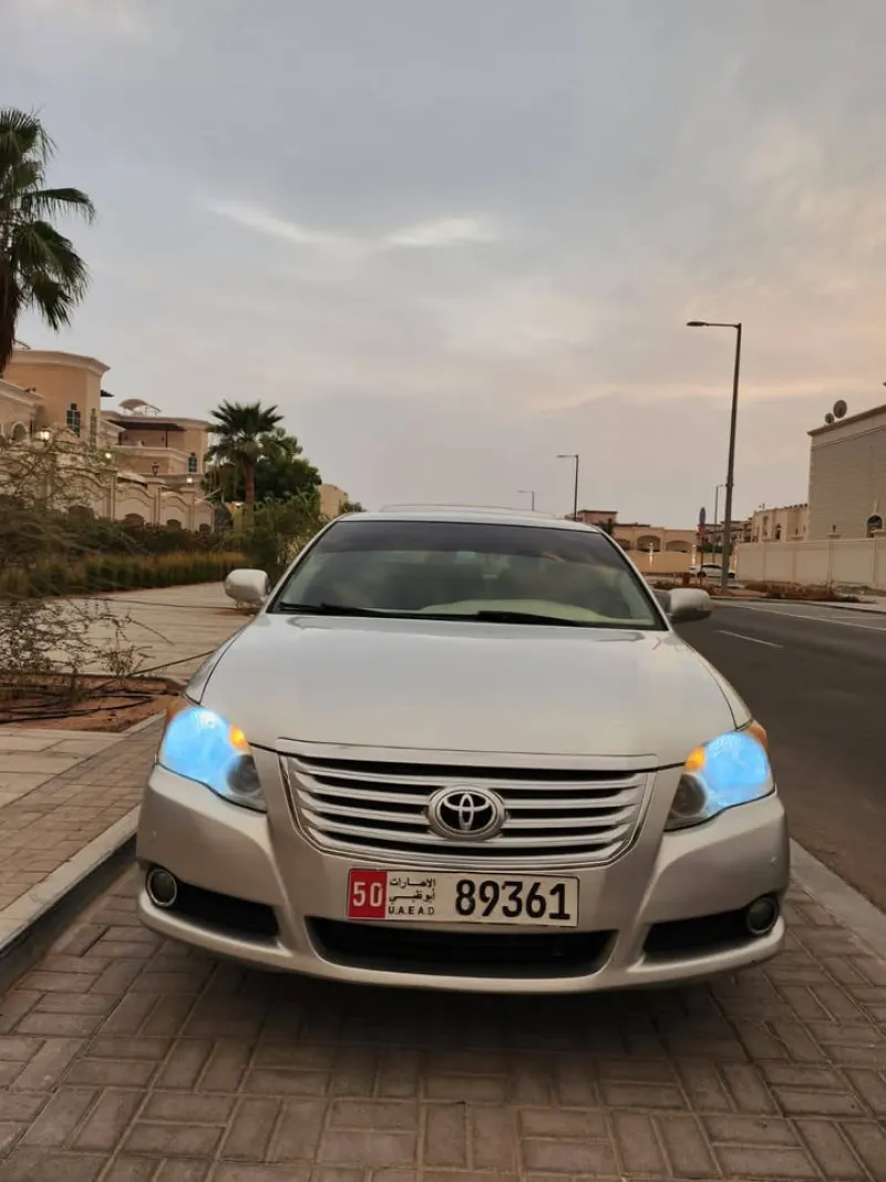 2010 Toyota Avalon in Dubai