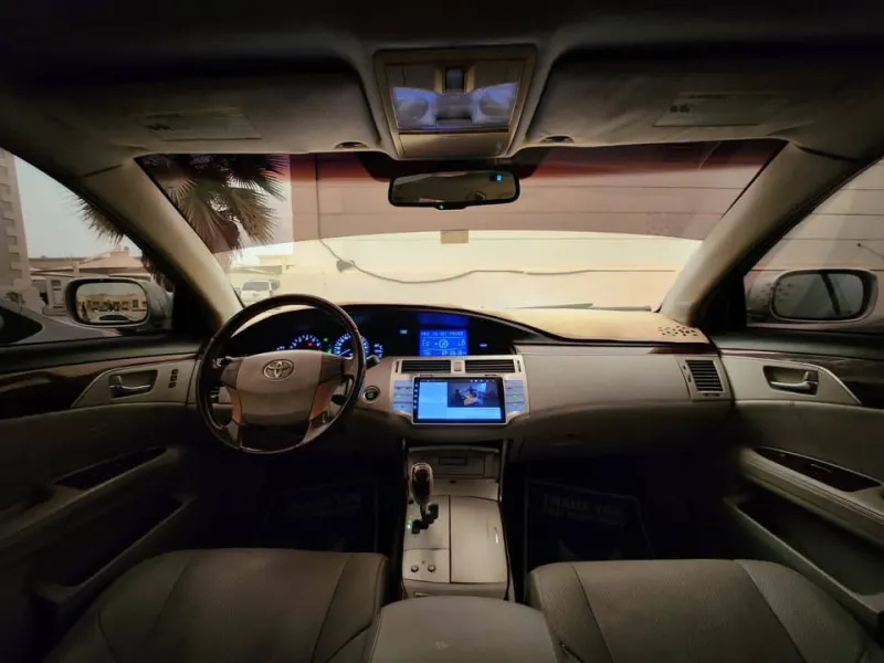2010 Toyota Avalon in Dubai