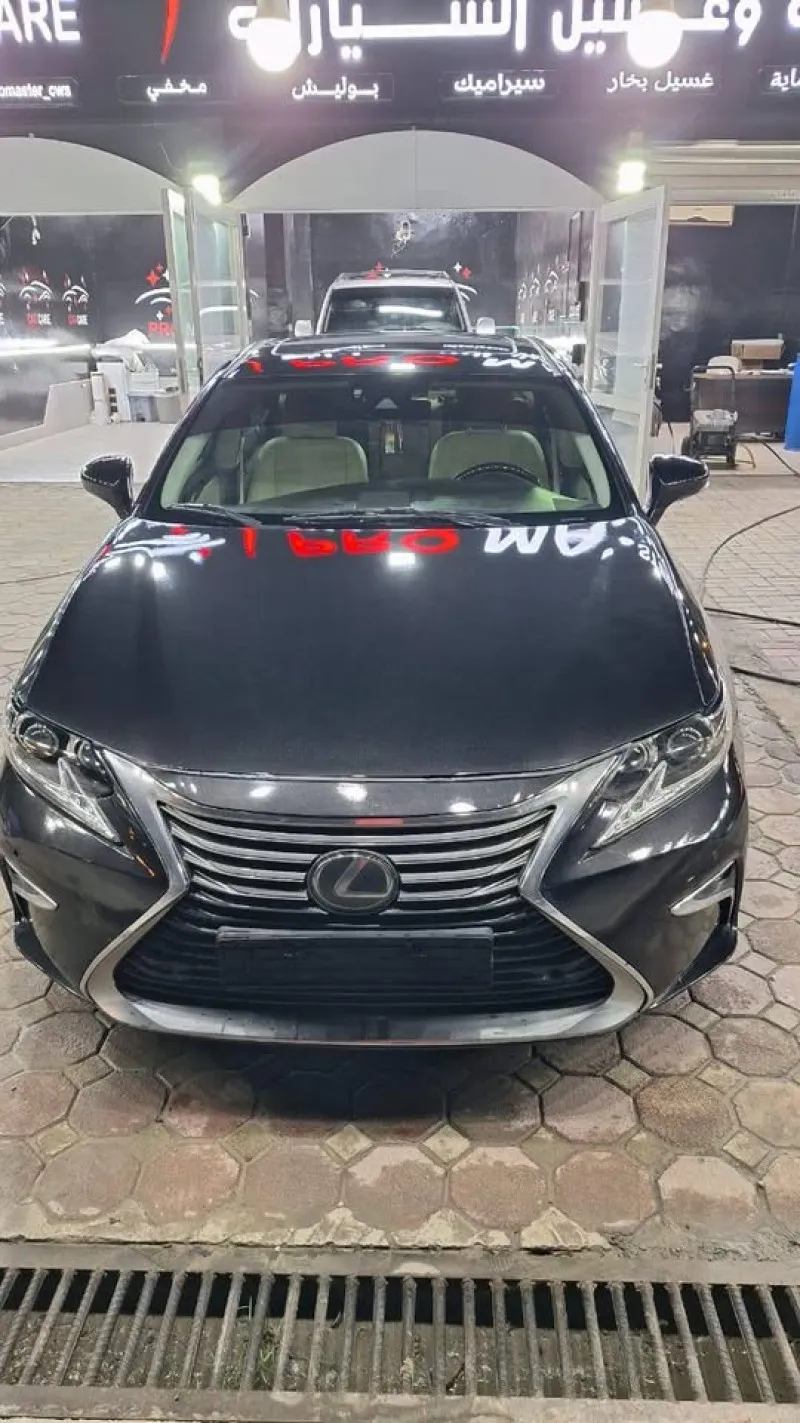 2016 Lexus ES in Dubai