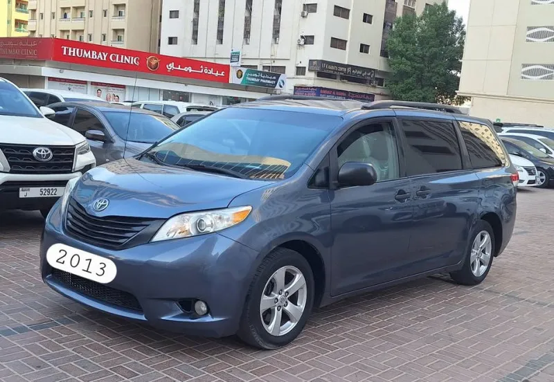2013 Toyota Sienna in Dubai