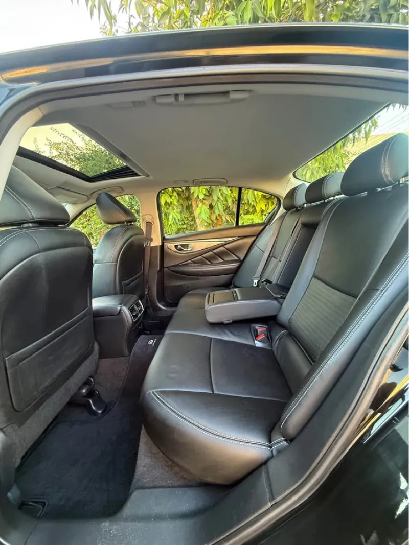 2016 Infiniti Q50 in Dubai