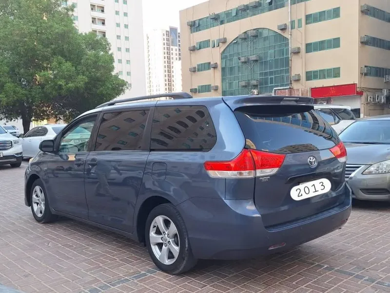 2013 Toyota Sienna in Dubai