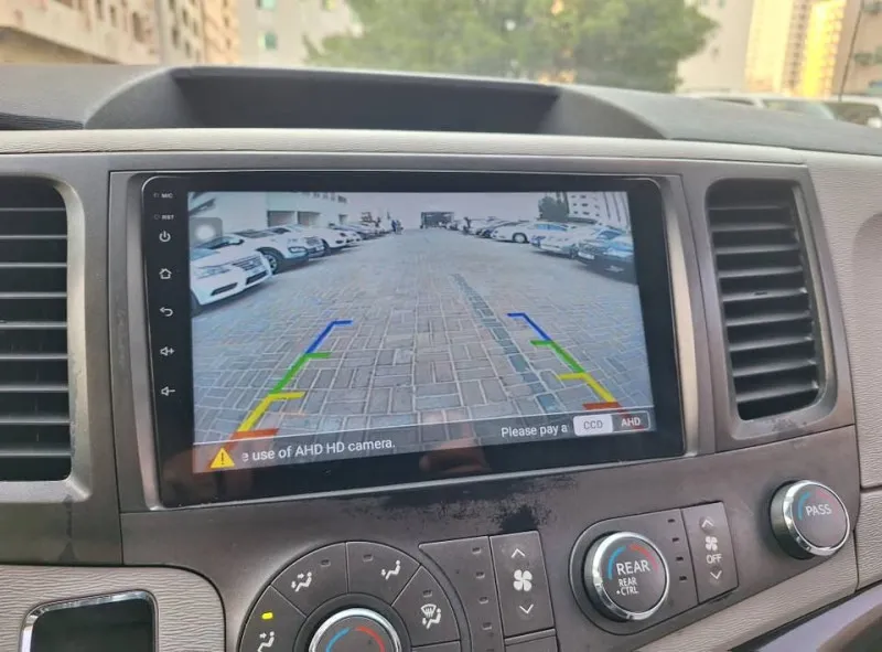 2013 Toyota Sienna in Dubai