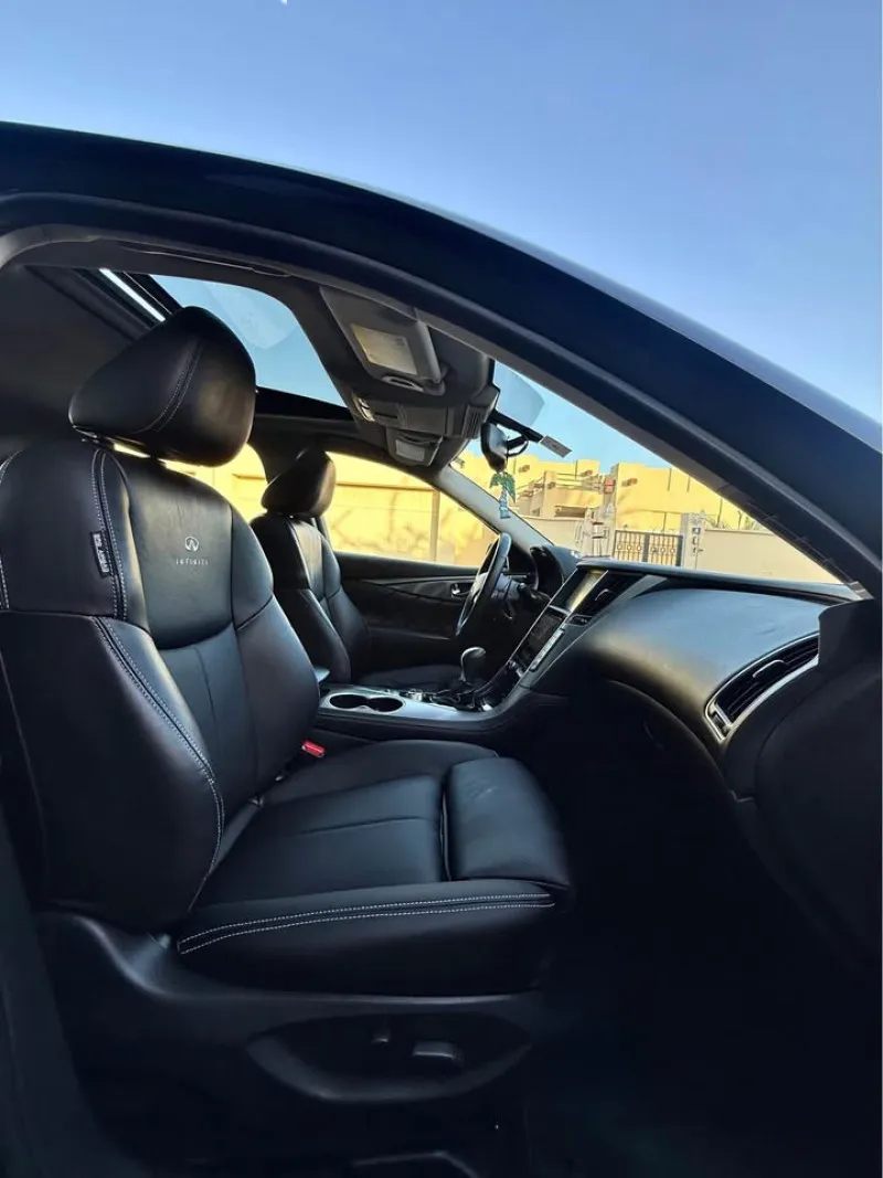 2016 Infiniti Q50 in Dubai