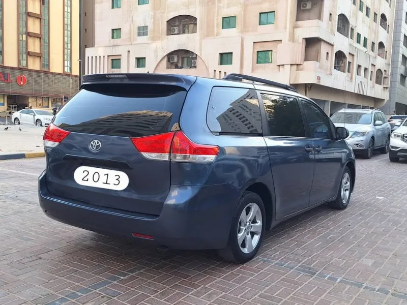 2013 Toyota Sienna in Dubai