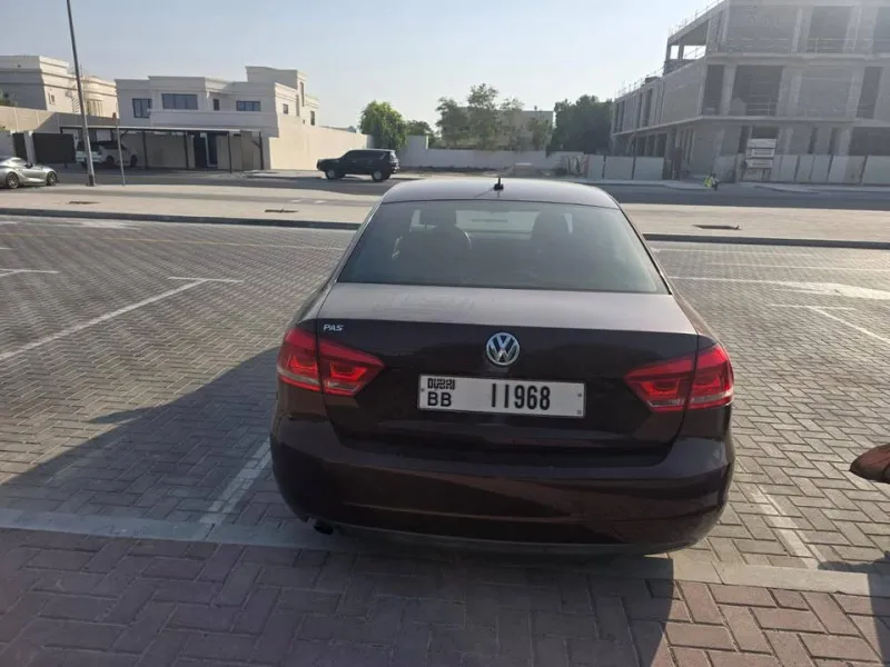2012 فولجس فاجن باسات in Dubai