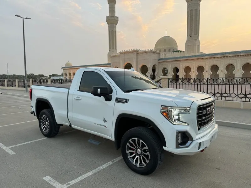 2020 جي أم سي سييرا in Dubai