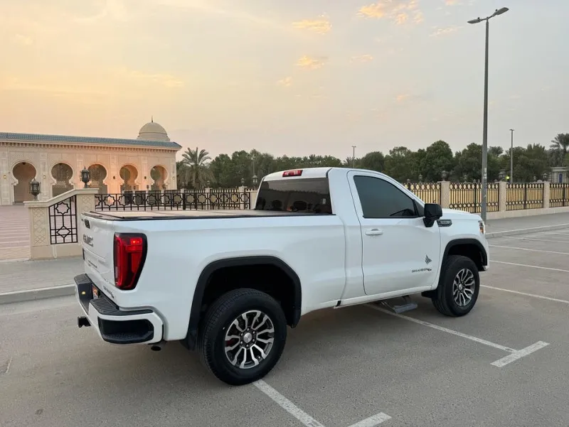 2020 جي أم سي سييرا in Dubai