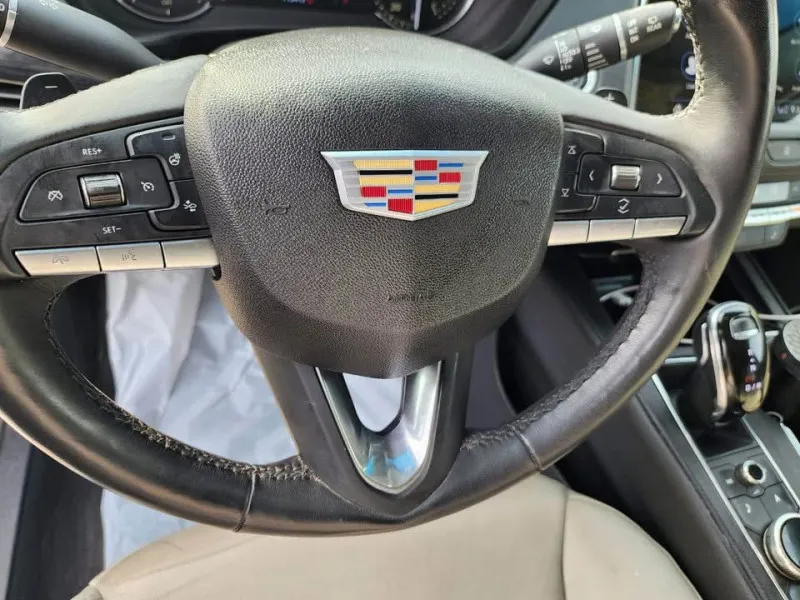 2020 Cadillac XT4 in Dubai
