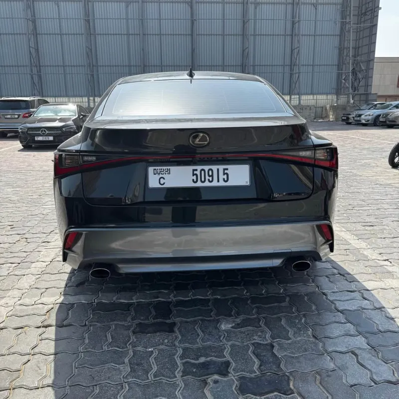 2021 لكزس اي اس in Dubai