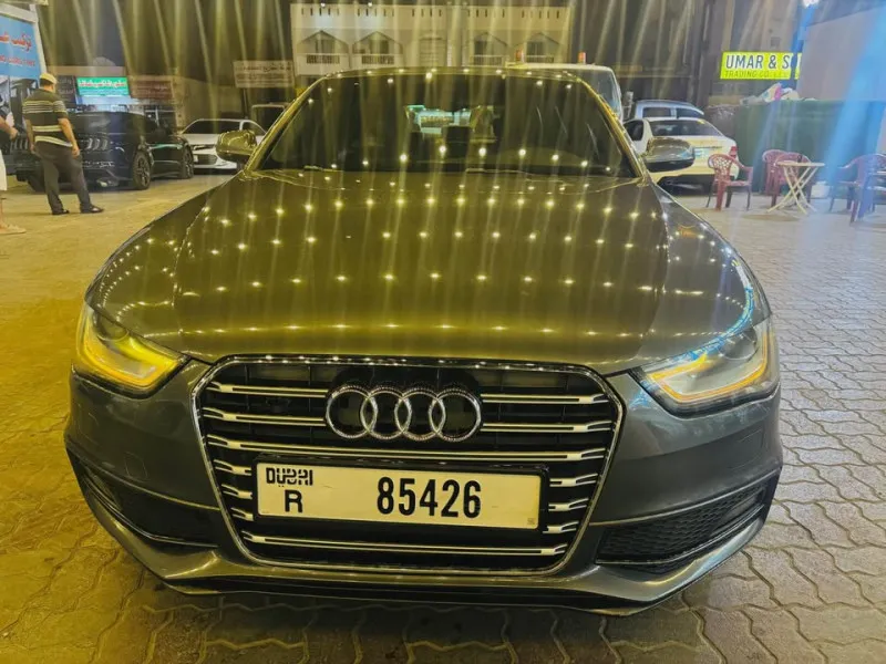 2014 اودي آي ٤ in Dubai